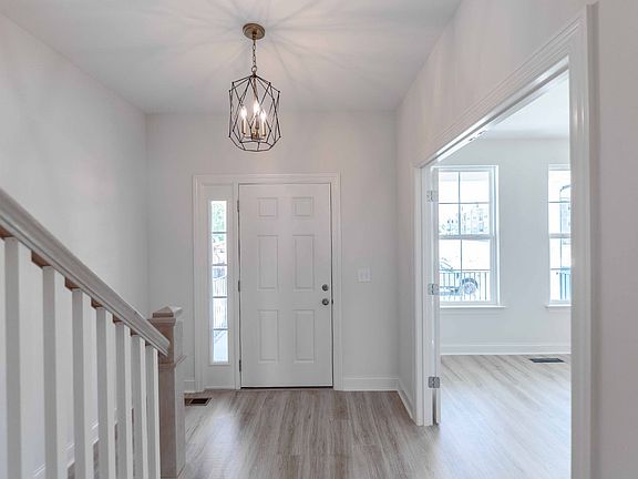 5th image of 301 Rawling Ln