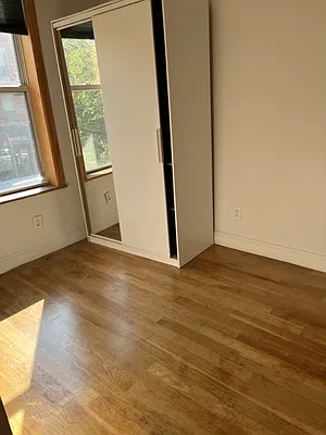 Rented by Alexander Bilu, LREB | media 15