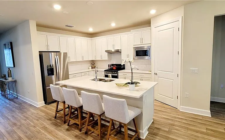 2045 Yellowfin Cir W — Photo 3