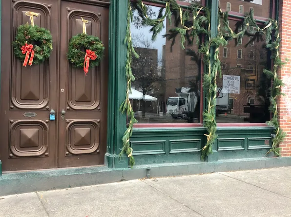 11 1st St, Troy, NY 12180