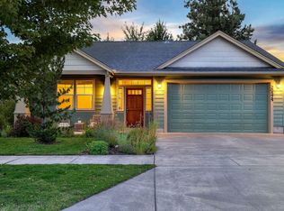 20574 Basket Flower Pl, Bend, OR 97702