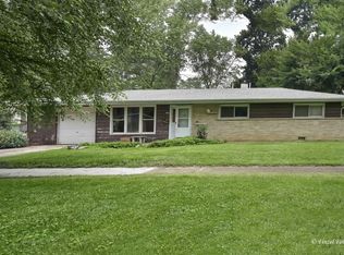 557 Willard Ave, Elgin, IL 60120