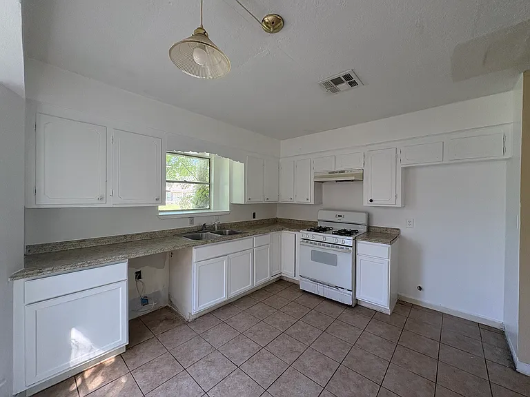 4907 Redfish Reef Dr — Photo 5