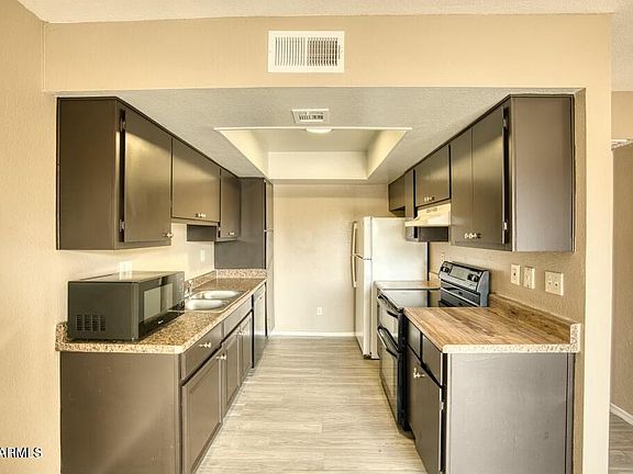 5th image of 3810 N MARYVALE Parkway #2087
