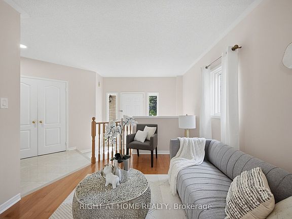 5th image of 975 Mantle Cres