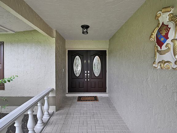 3rd image of 9441 OLD PINE Road