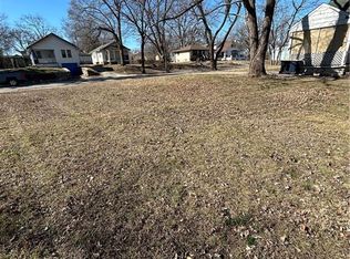 7141 Agnes Ave, Kansas City, MO 64132