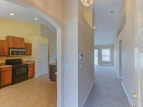 4th image of 1434 Summit Oaks Dr W