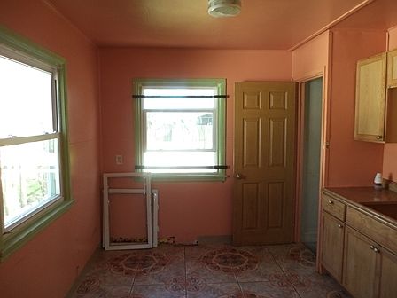 5th image of 428 S Illinois St