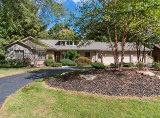 7431 Whispering Ridge Dr SE, Grand Rapids, MI 49546