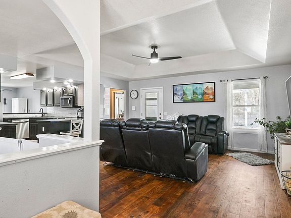 4th image of 410 Samples Ave