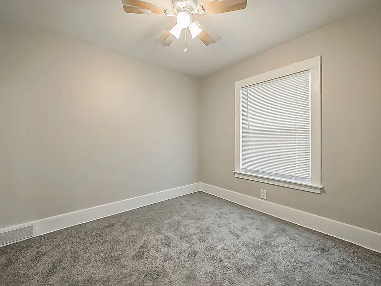 245 S Edith St — Photo 17