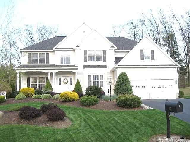 1st image of 52 Shinnecock Hills Dr