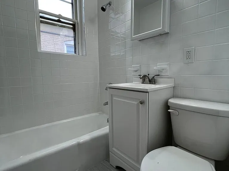 41 Hooker St #3 — Photo 9