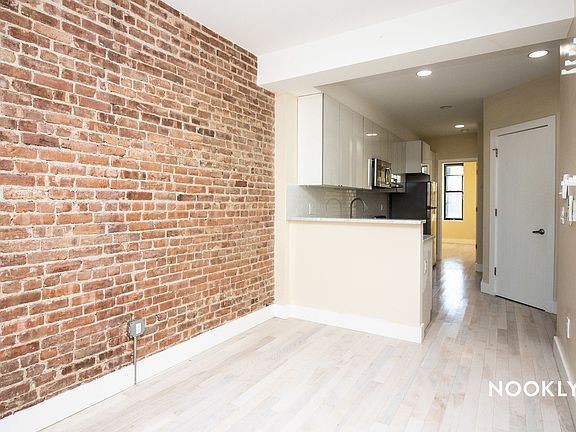 4th image of 319 Menahan St #2M