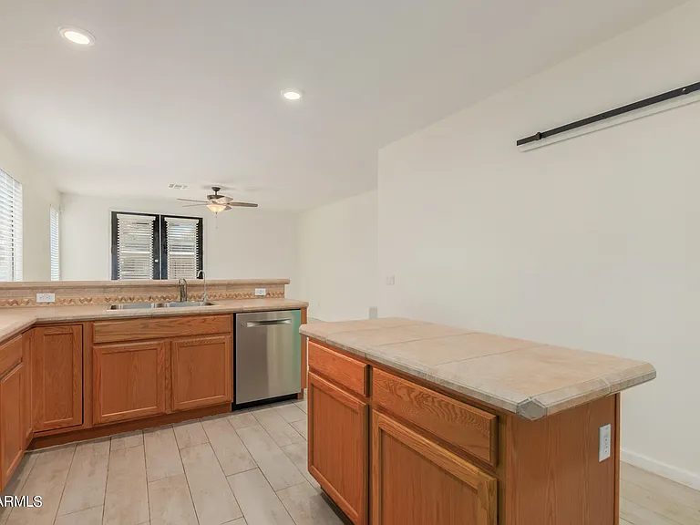 3441 E Bruce Ave — Photo 17