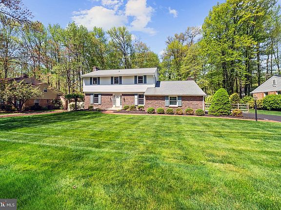 3rd image of 3205 Coachman Rd