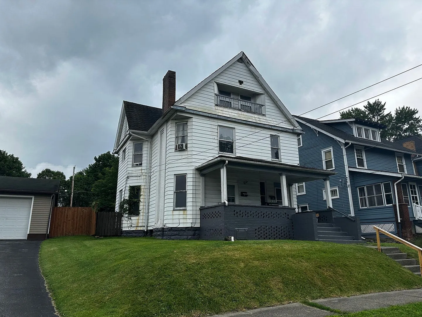 140 Boyles Ave Floor 1 photo 1