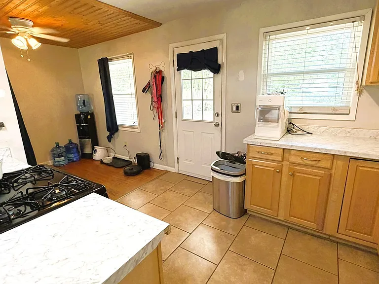 1626 Mayhew St — Photo 10
