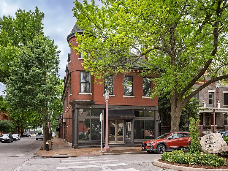 4400 Laclede Ave #3 — Photo 35