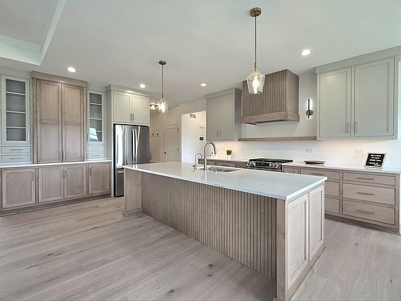 2nd image of 1083 Kinley Dr