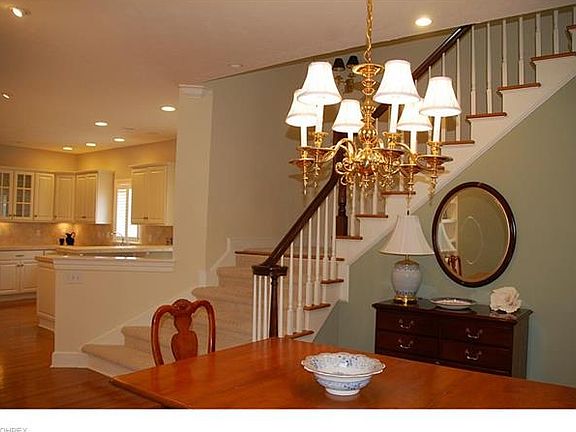 4th image of 8115 Knolls Way