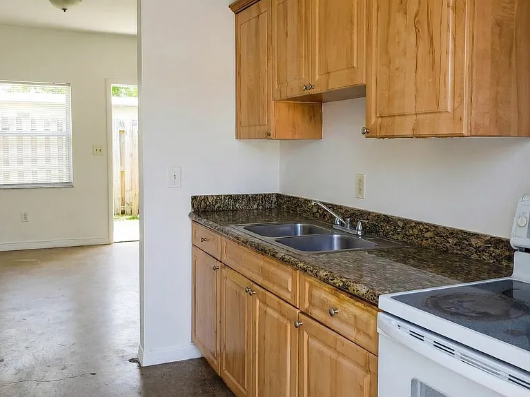 1600 Center St #B11 — Photo 14