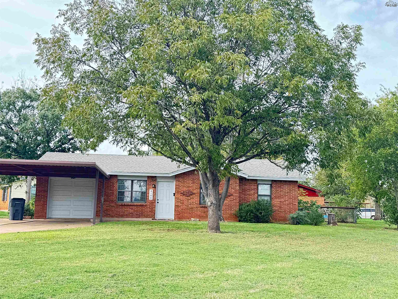 3 bed, 1.0 bath, 967 sqft, $1,350 — Photo 2