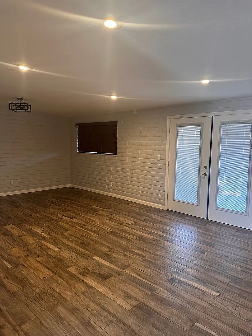 Beautiful and Pristine Condition - 3 bed 2 Bath - Close to Davis Monthan Air Force Base — Photo 3