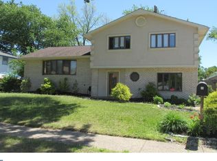 829 Kingston Dr, Cherry Hill, NJ 08034