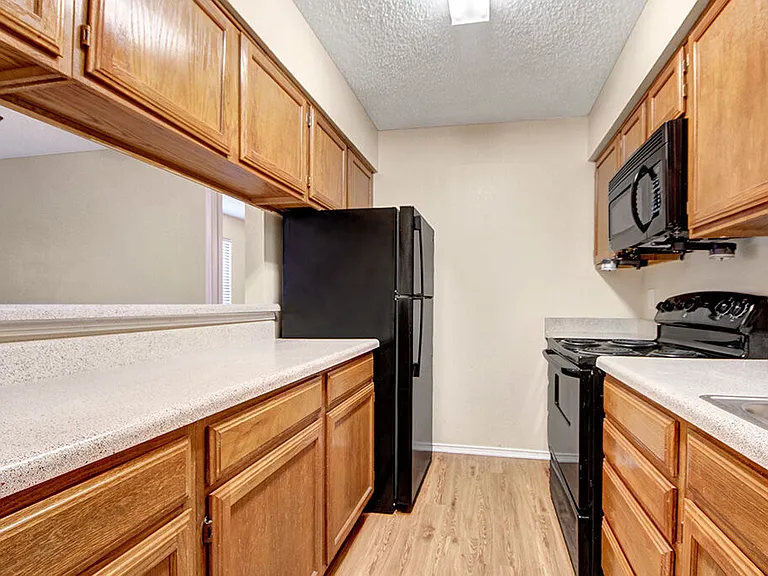South Meadows Apartments — Photo 15