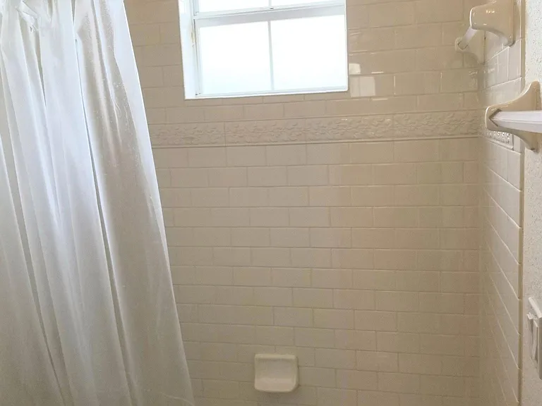 301 S Arrawana Ave #B — Photo 18