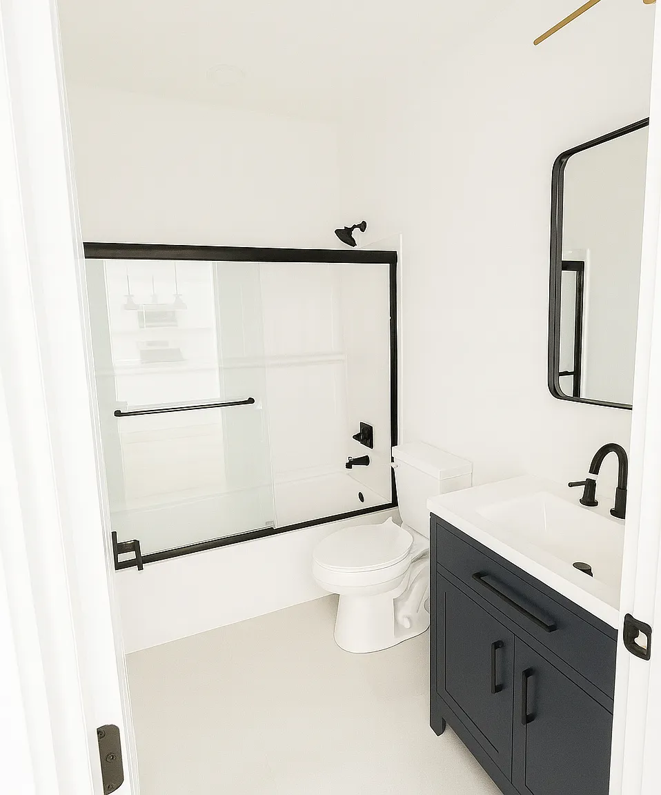 2 bed, 1100 sqft, $1,600 — Photo 3