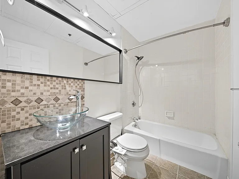 10 Linwood St #106 — Photo 12