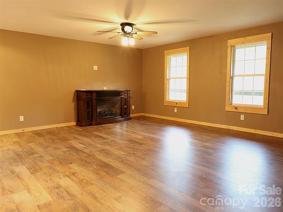 3rd image of 3240 Old Henson Cove Rd