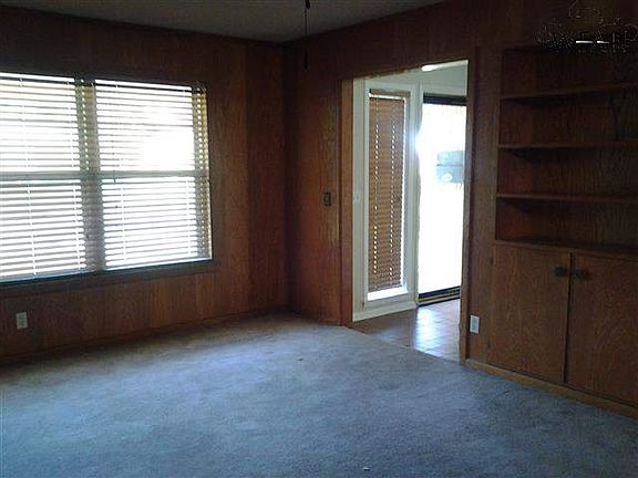 3rd image of 700 Sunset Dr