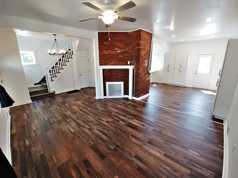 410 Walter St — Photo 7