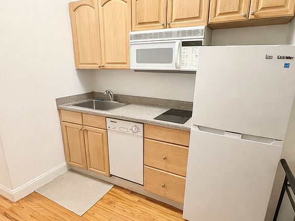 4th image of 705 9th Ave APT 2A