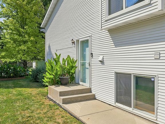 2nd image of 2634 35th Ave S