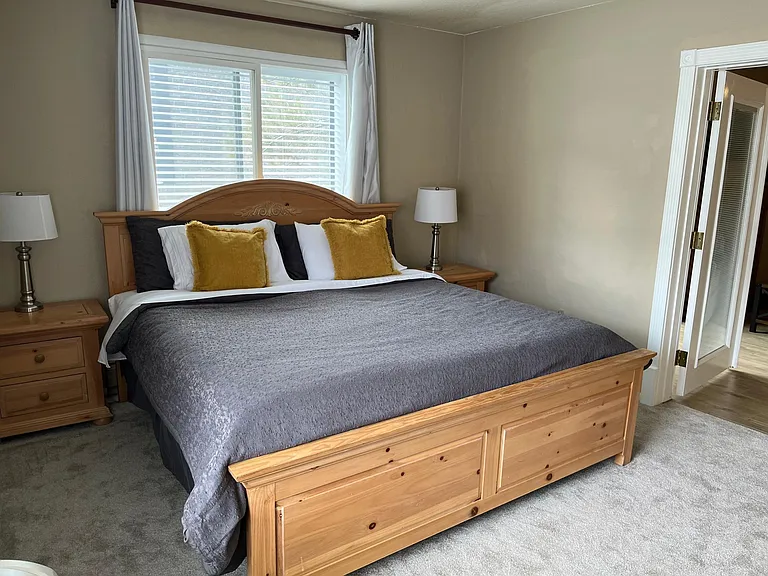 King size bed in Bedroom