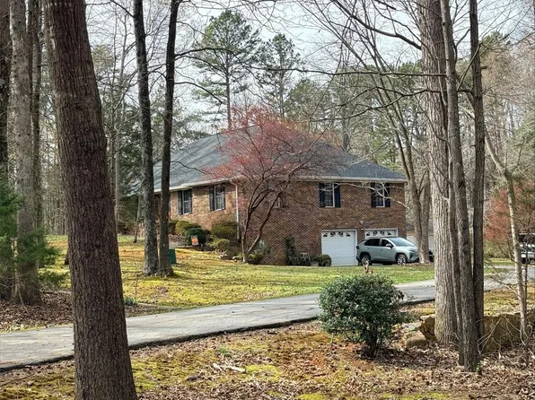 1024 Elmwood Rd, Statesville, NC 28625