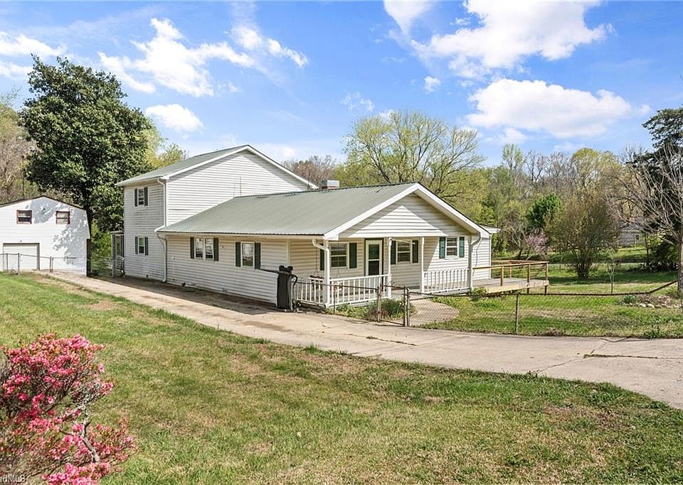1st image of 216 Sunrise Ave