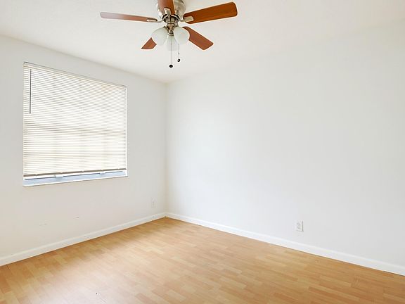 5th image of 6420 Park Lake Cir #6420