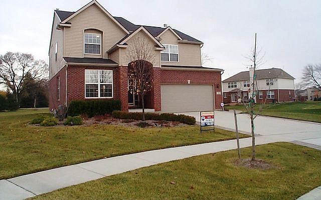 2nd image of 798 Masters Ct