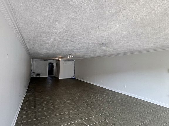 3rd image of 818 S Main St #1