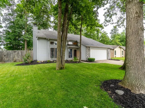 7221 Wood Meadows Ln, Fort Wayne, IN 46835