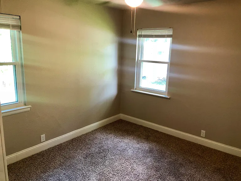 4709 Forbes St — Photo 10