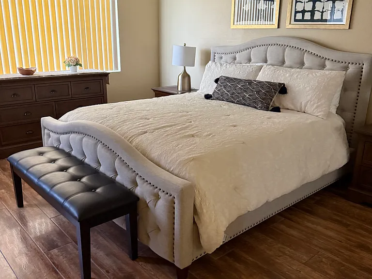 653 Vista Lago Cir N — Photo 2
