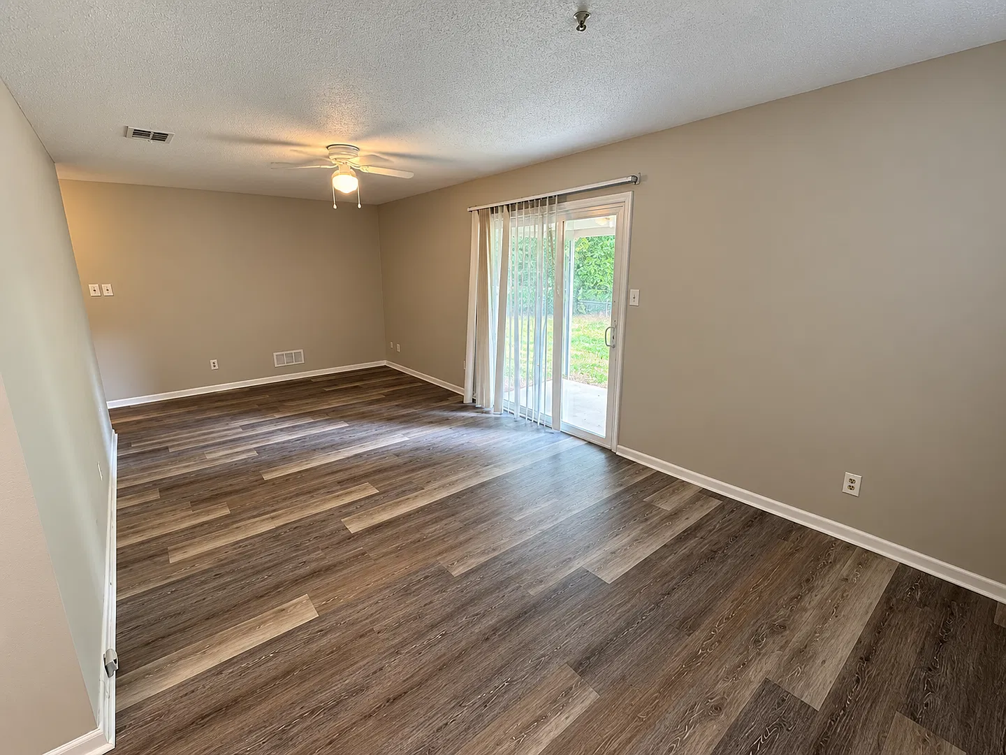 House for Lease — Photo 3