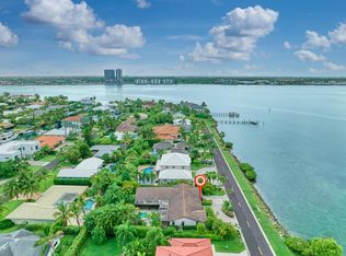 1091 Pine Point Rd, Riviera Beach, FL 33404